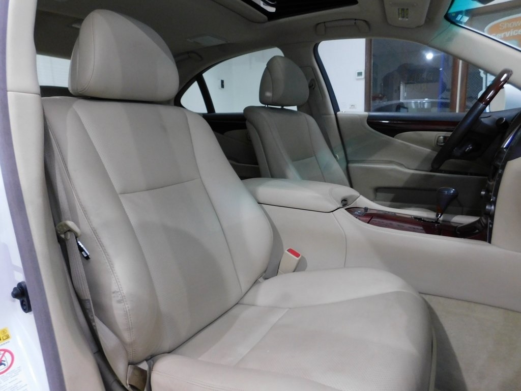 Lexus LS 460 Luxury Sedan 2008