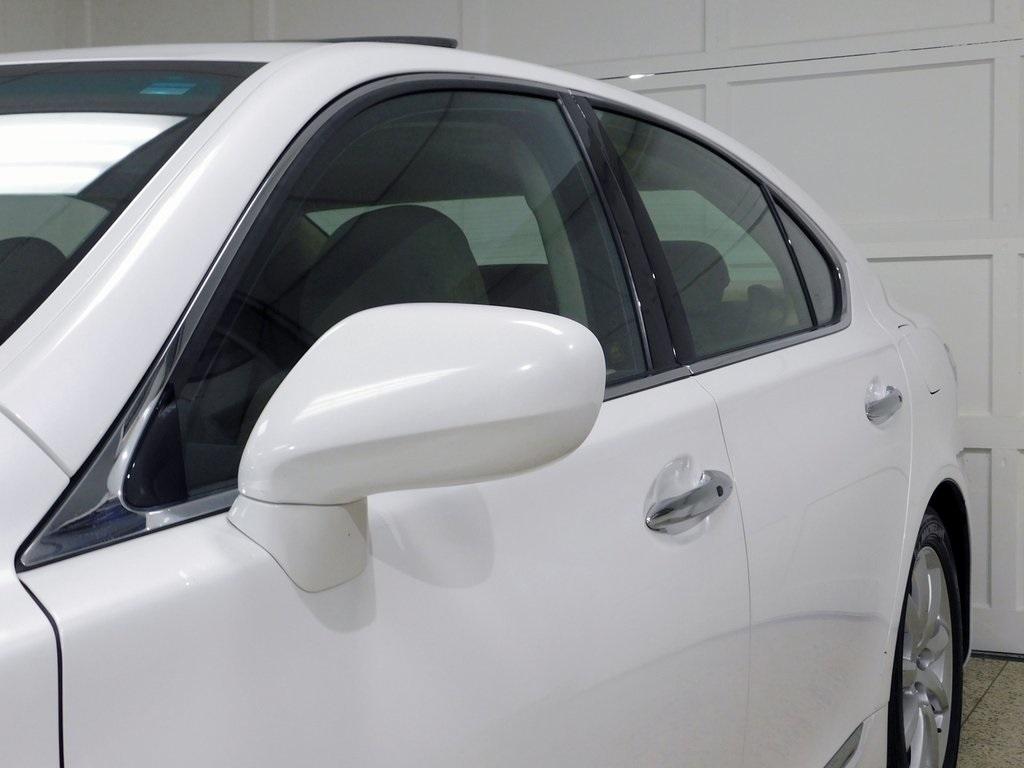 Lexus LS 460 Luxury Sedan 2008