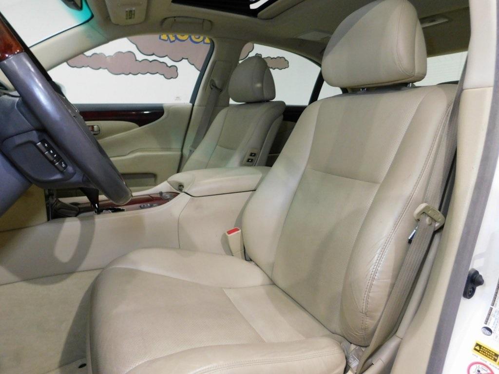 Lexus LS 460 Luxury Sedan 2008