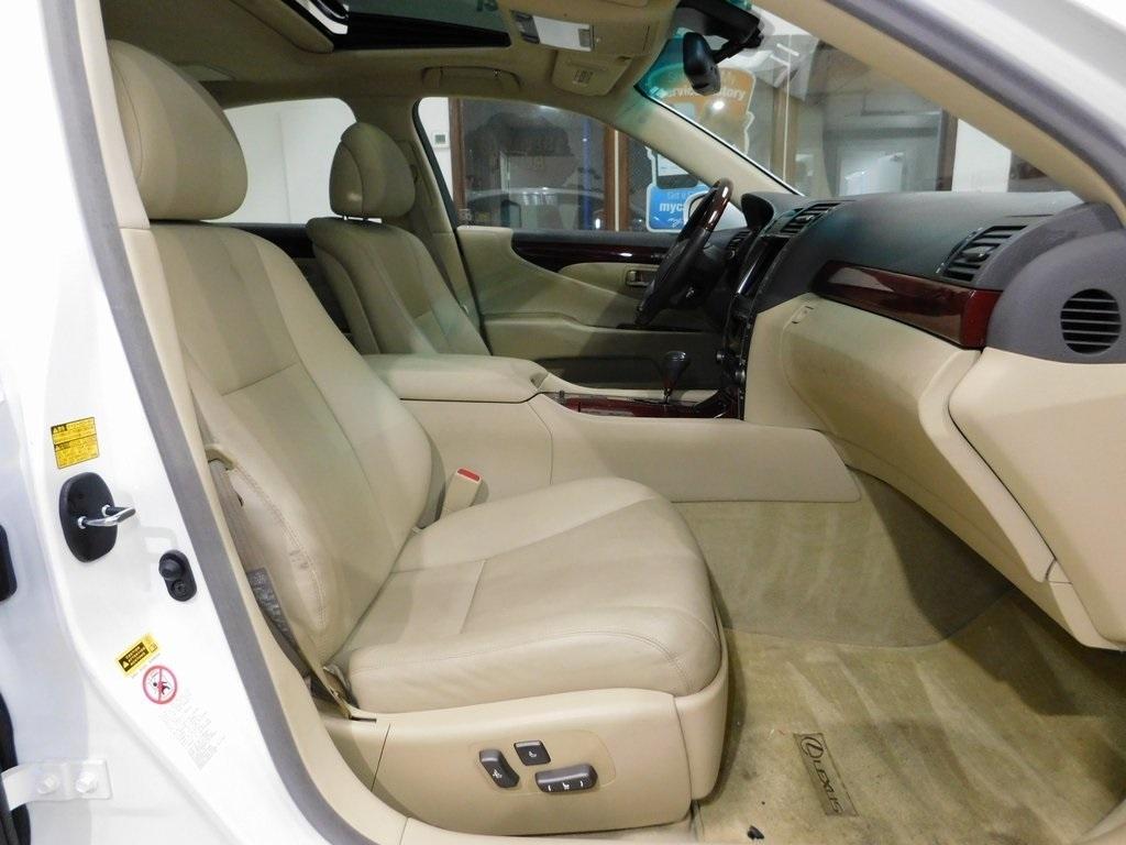 Lexus LS 460 Luxury Sedan 2008