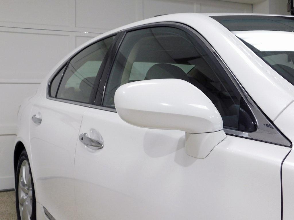 Lexus LS 460 Luxury Sedan 2008