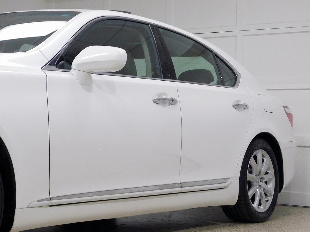 Lexus LS 460 Luxury Sedan 2008