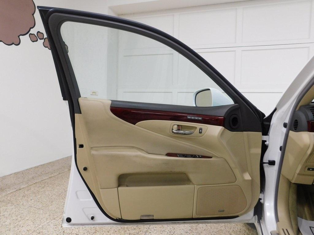 Lexus LS 460 Luxury Sedan 2008