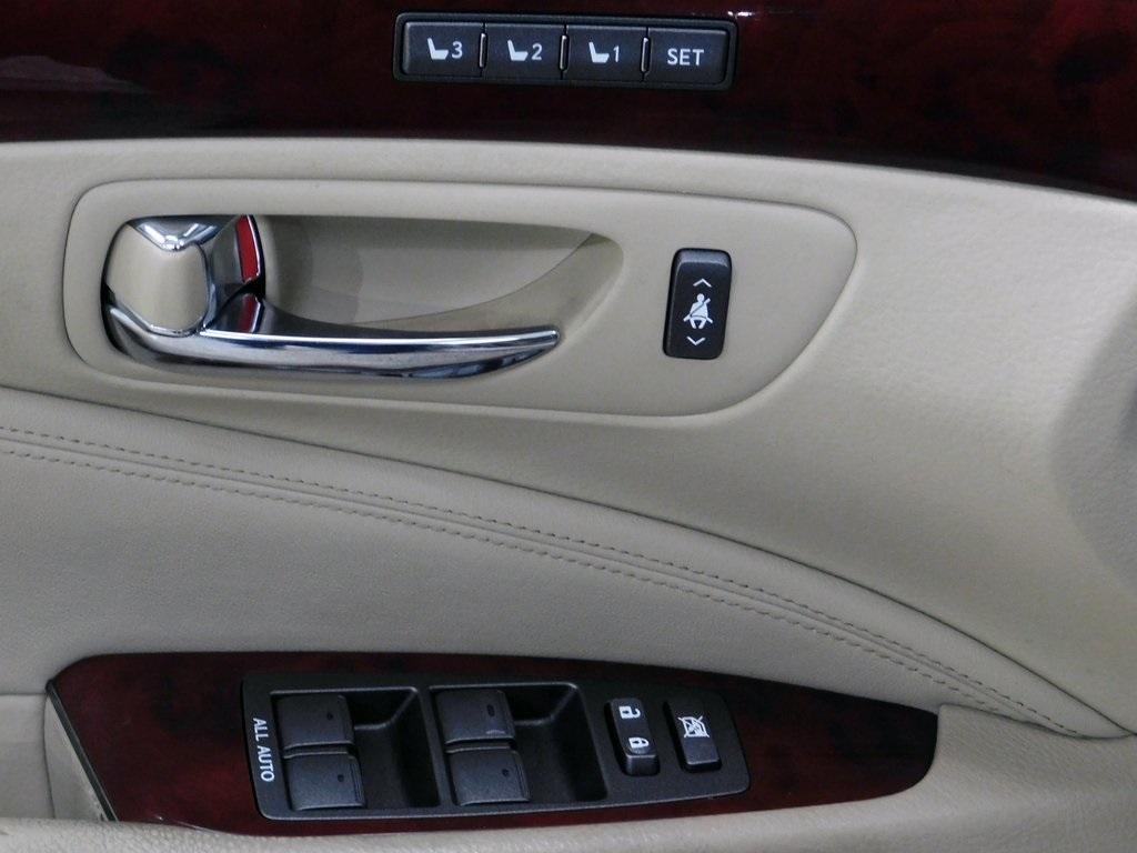 Lexus LS 460 Luxury Sedan 2008