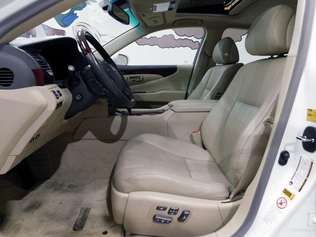 Lexus LS 460 Luxury Sedan 2008