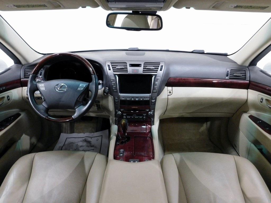 Lexus LS 460 Luxury Sedan 2008
