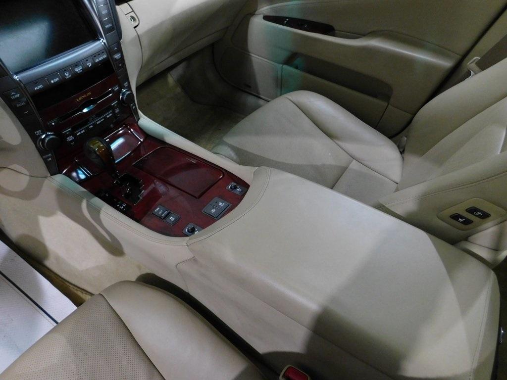 Lexus LS 460 Luxury Sedan 2008