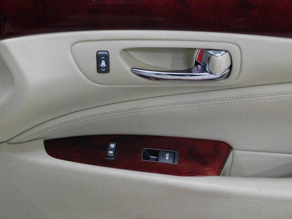 Lexus LS 460 Luxury Sedan 2008