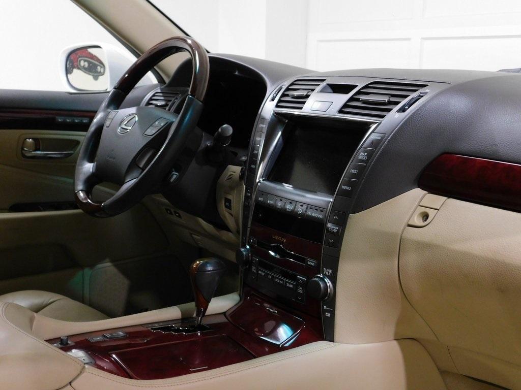Lexus LS 460 Luxury Sedan 2008