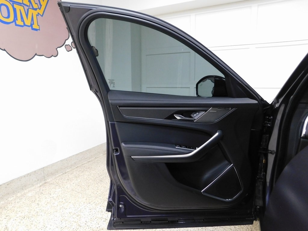 Jaguar F-Pace SVR 2024