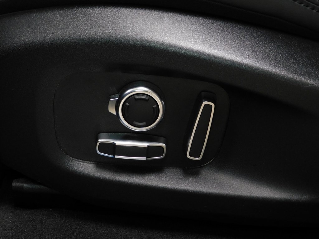 Jaguar F-Pace SVR 2024