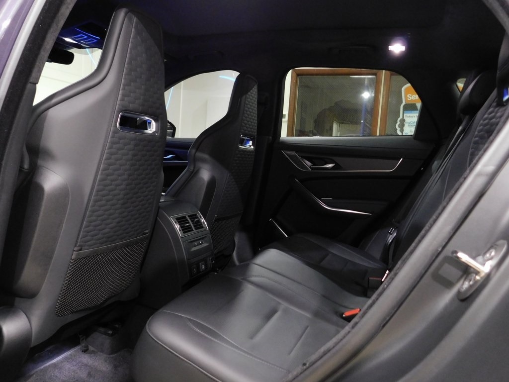 Jaguar F-Pace SVR 2024