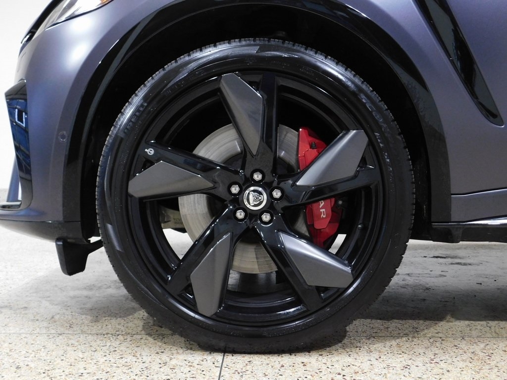 Jaguar F-Pace SVR 2024