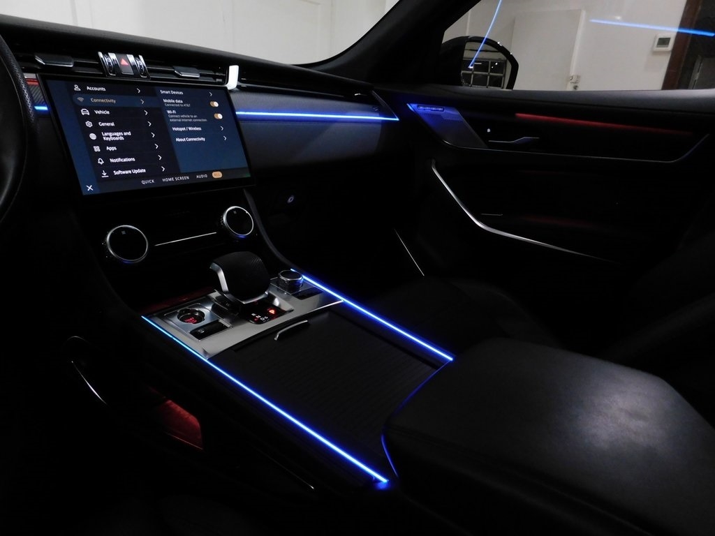 Jaguar F-Pace SVR 2024