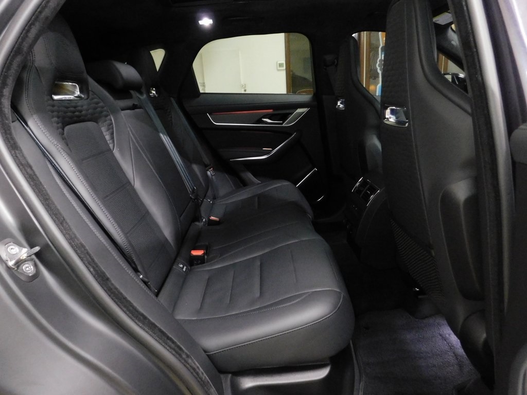 Jaguar F-Pace SVR 2024