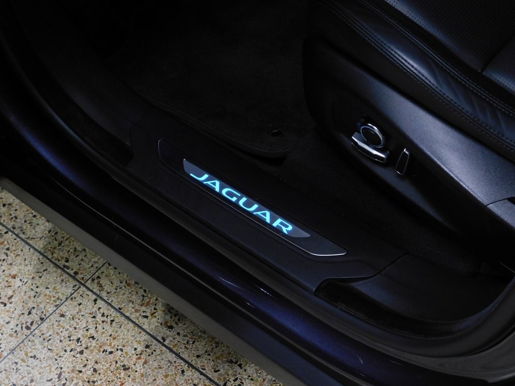 Jaguar F-Pace SVR 2024