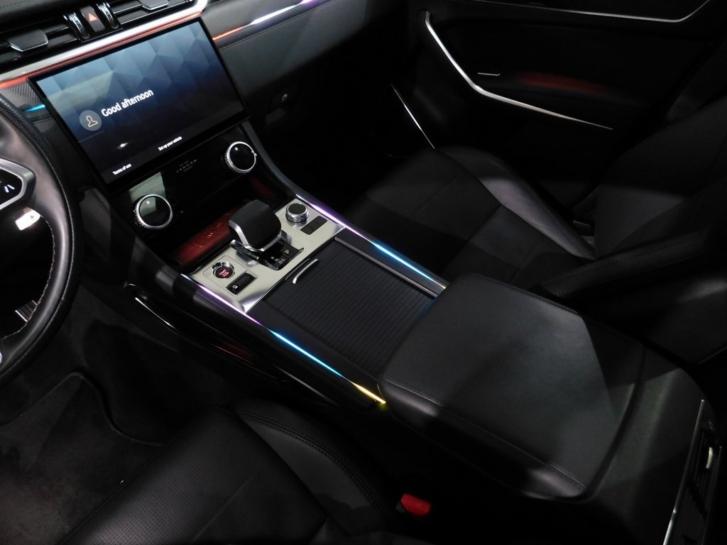 Jaguar F-Pace SVR 2024