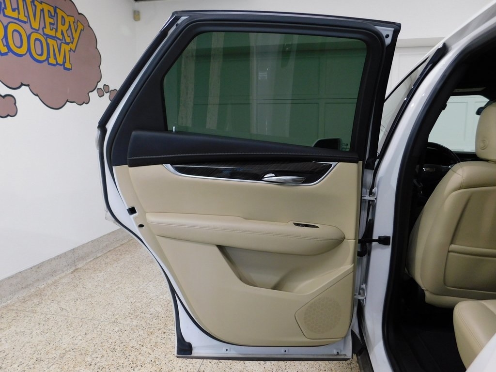 Cadillac XT5 Base AWD 2018