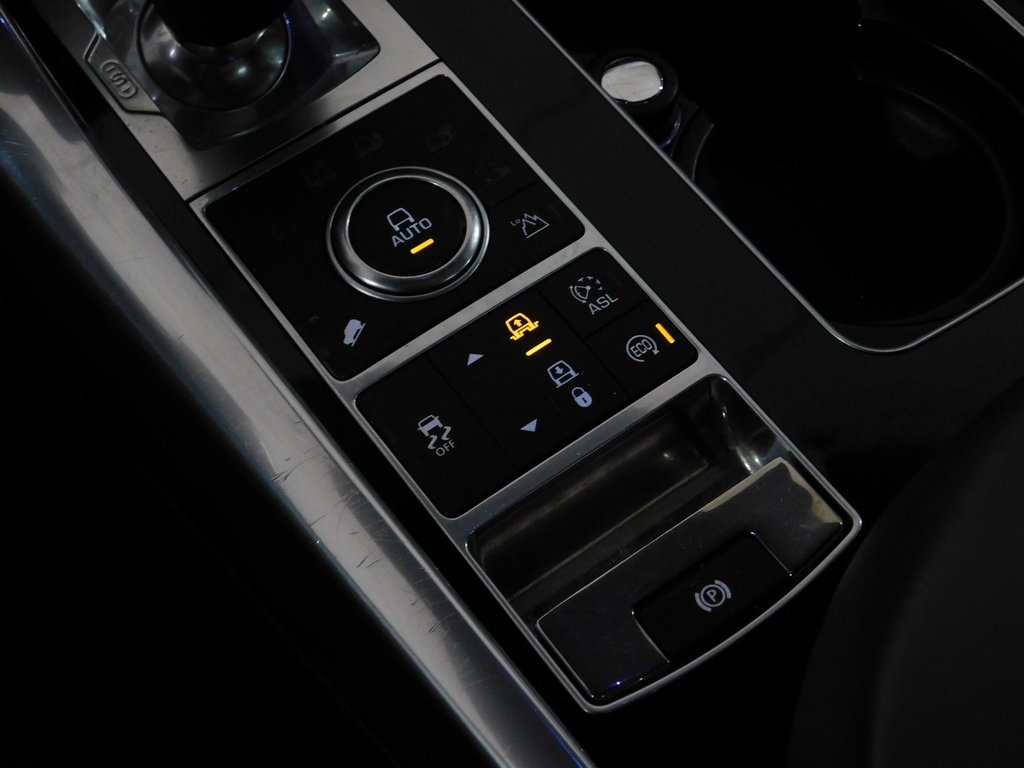 Land Rover Range Rover Sport 3.0L V6 Supercharged SE 2014