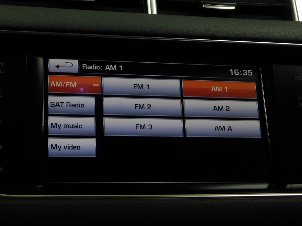 Land Rover Range Rover Sport 3.0L V6 Supercharged SE 2014