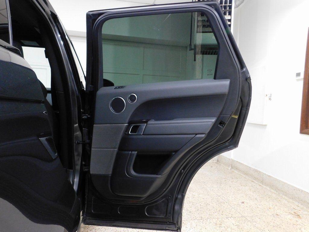 Land Rover Range Rover Sport 3.0L V6 Supercharged SE 2014