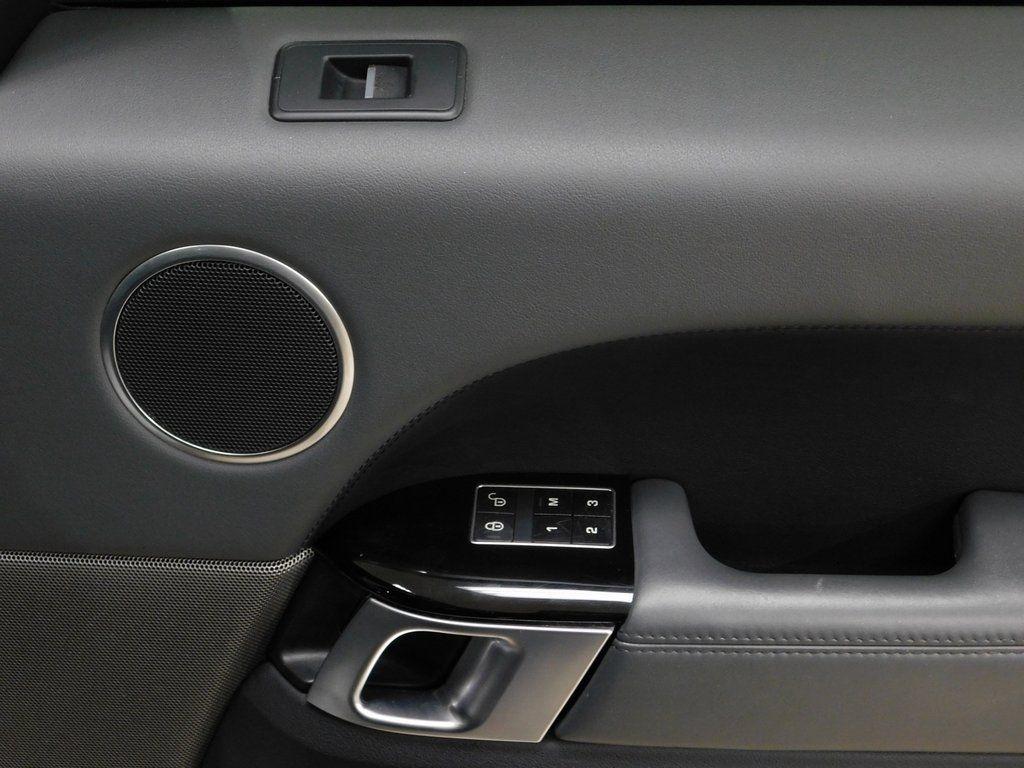 Land Rover Range Rover Sport 3.0L V6 Supercharged SE 2014