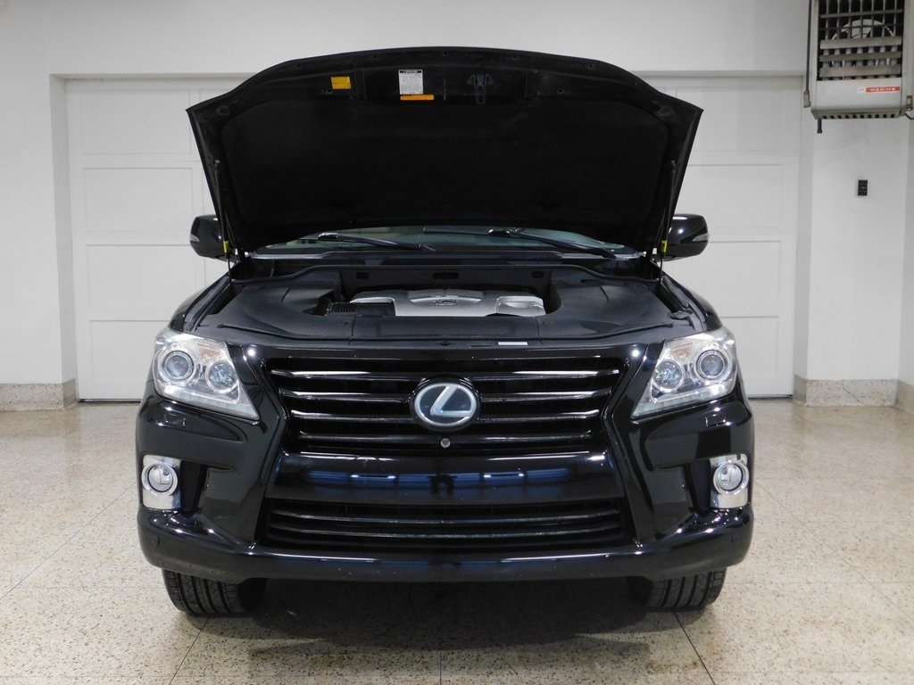 Lexus LX 570 Sport Utility 2013