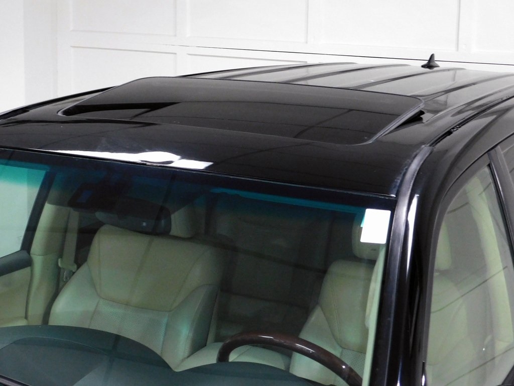 Lexus LX 570 Sport Utility 2013