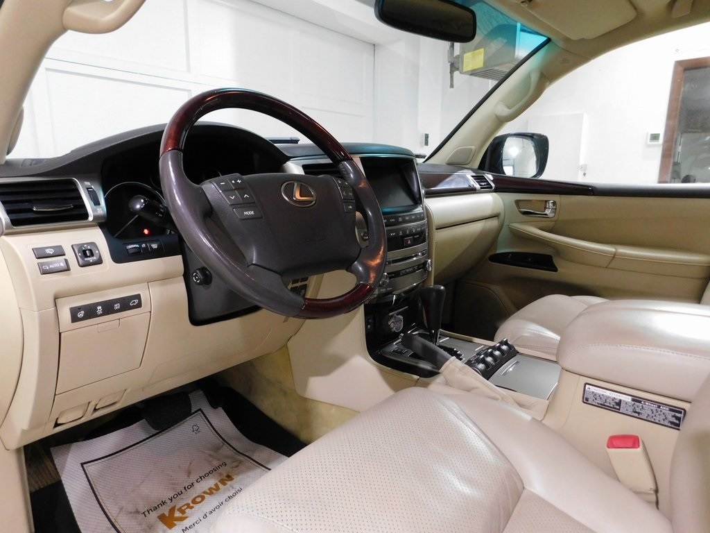 Lexus LX 570 Sport Utility 2013