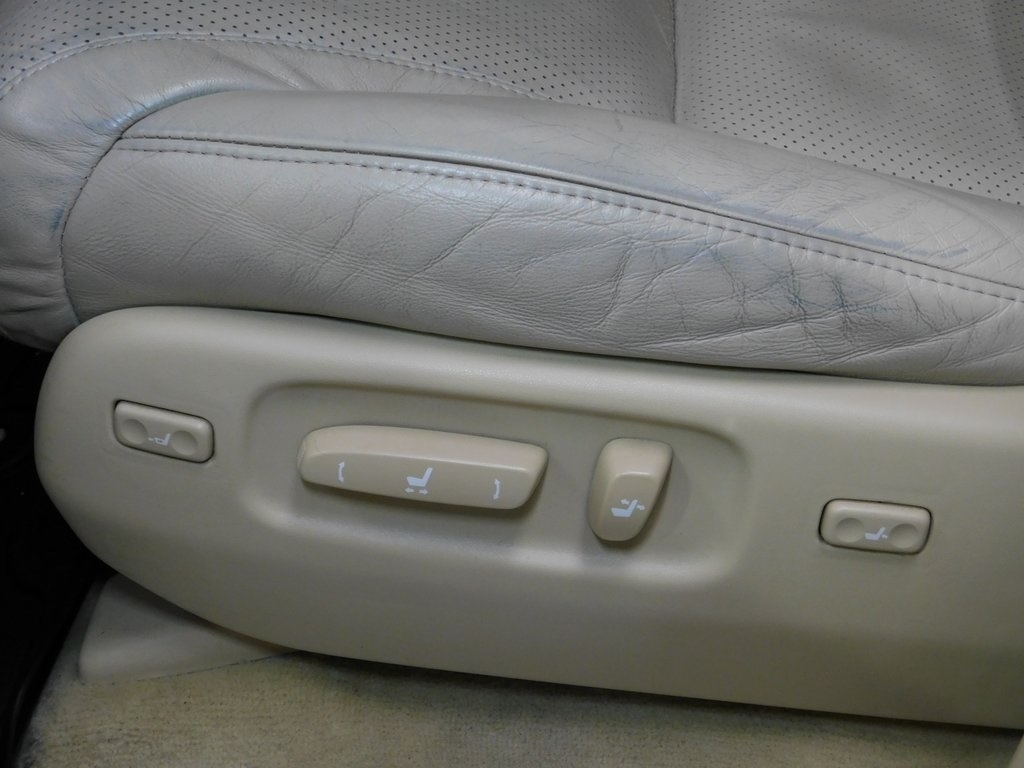 Lexus LX 570 Sport Utility 2013