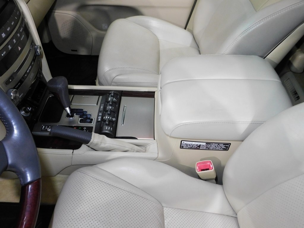 Lexus LX 570 Sport Utility 2013