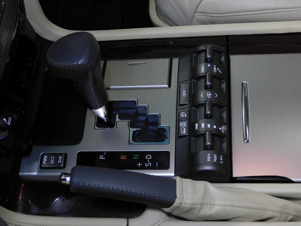 Lexus LX 570 Sport Utility 2013