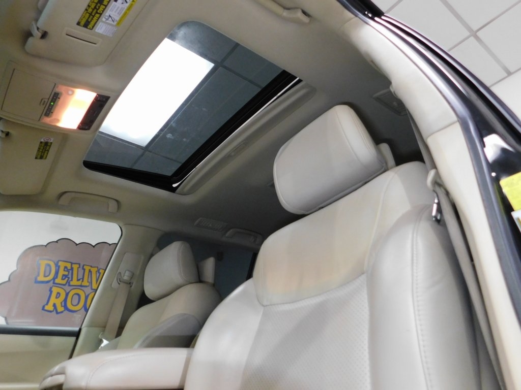 Lexus LX 570 Sport Utility 2013