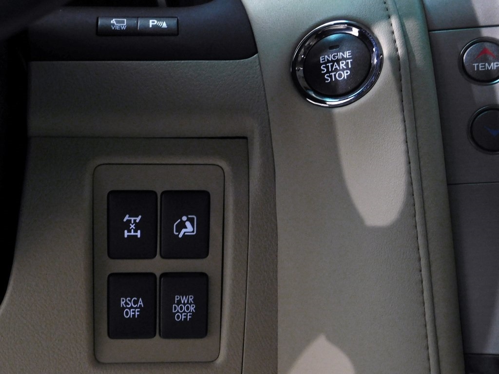 Lexus LX 570 Sport Utility 2013