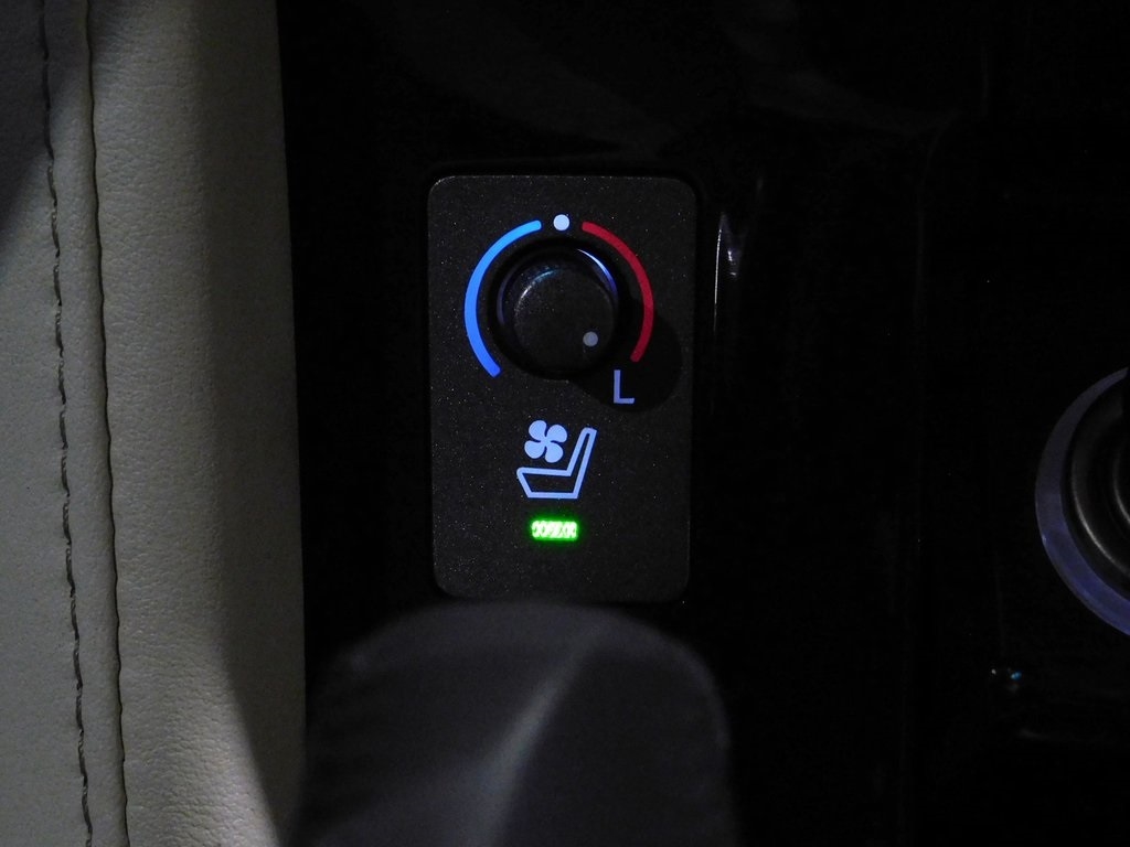 Lexus LX 570 Sport Utility 2013