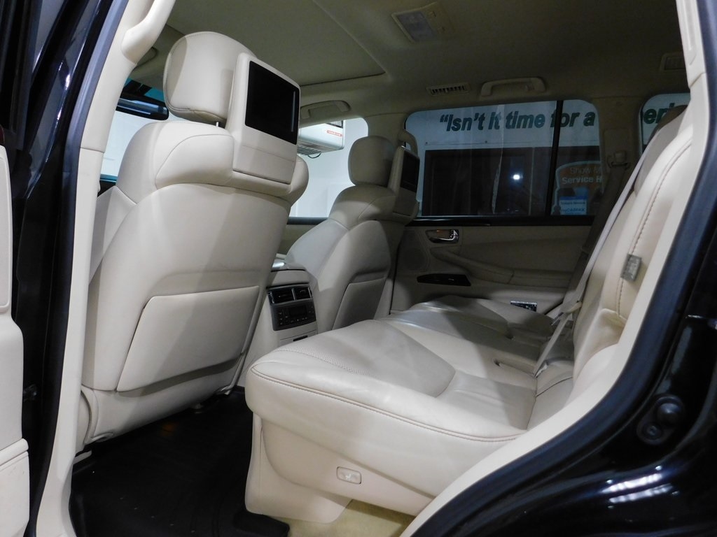 Lexus LX 570 Sport Utility 2013