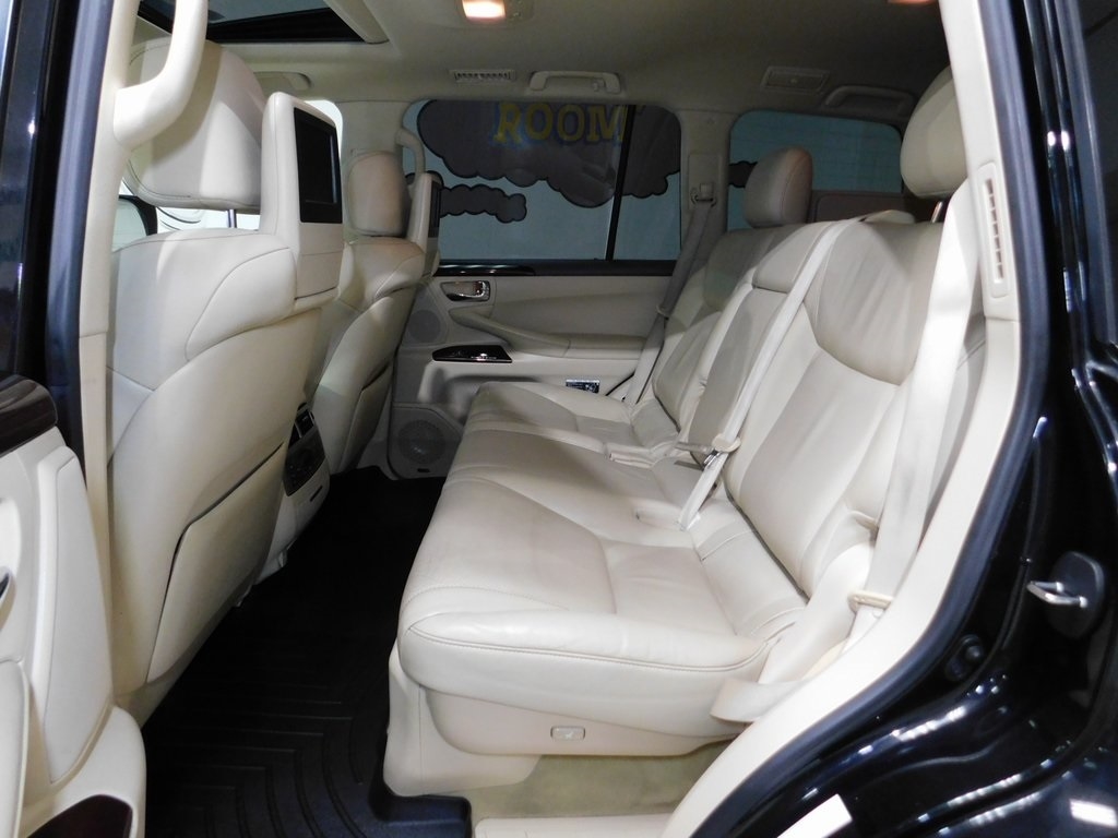 Lexus LX 570 Sport Utility 2013