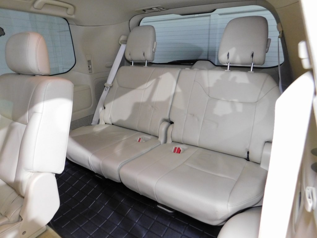 Lexus LX 570 Sport Utility 2013