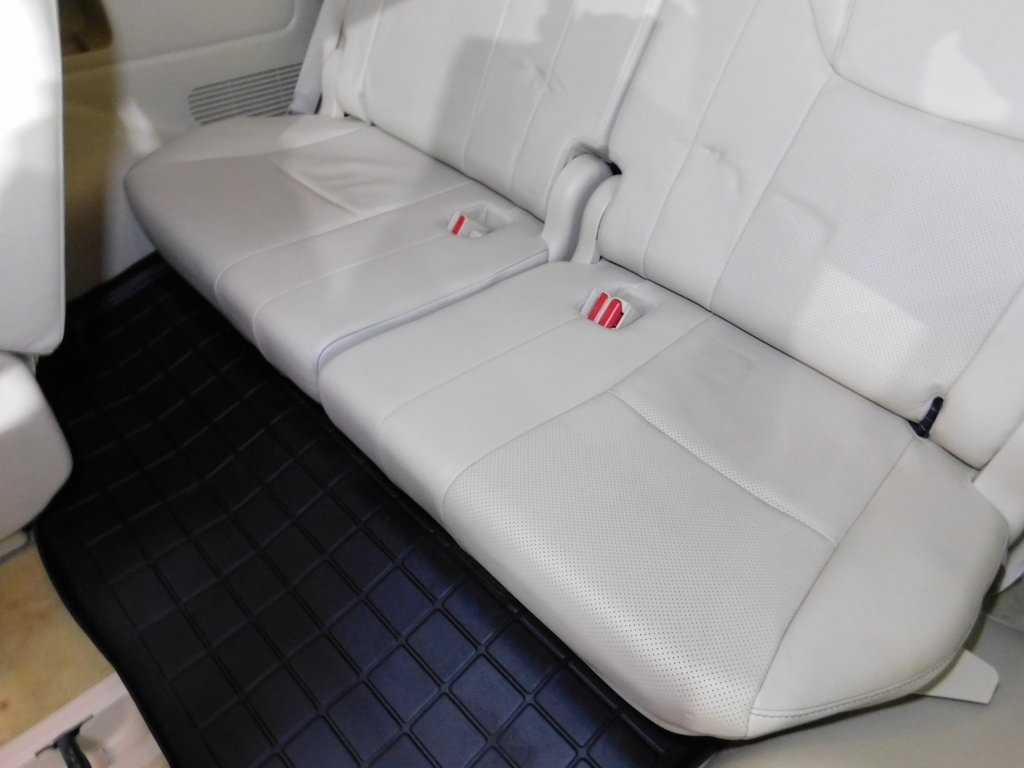 Lexus LX 570 Sport Utility 2013