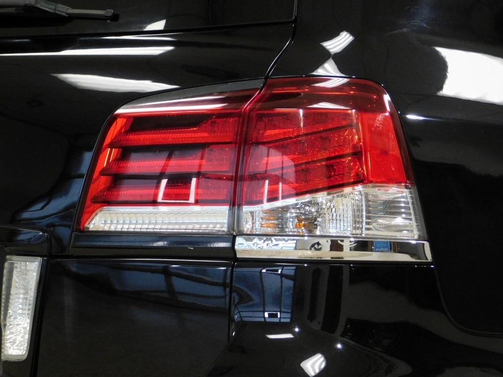 Lexus LX 570 Sport Utility 2013