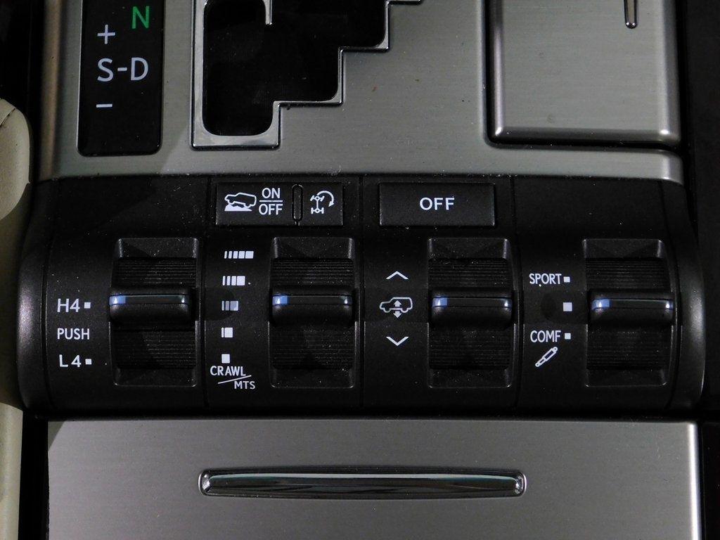 Lexus LX 570 Sport Utility 2013