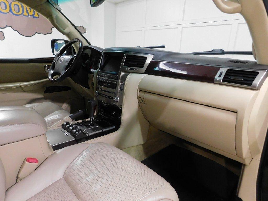 Lexus LX 570 Sport Utility 2013
