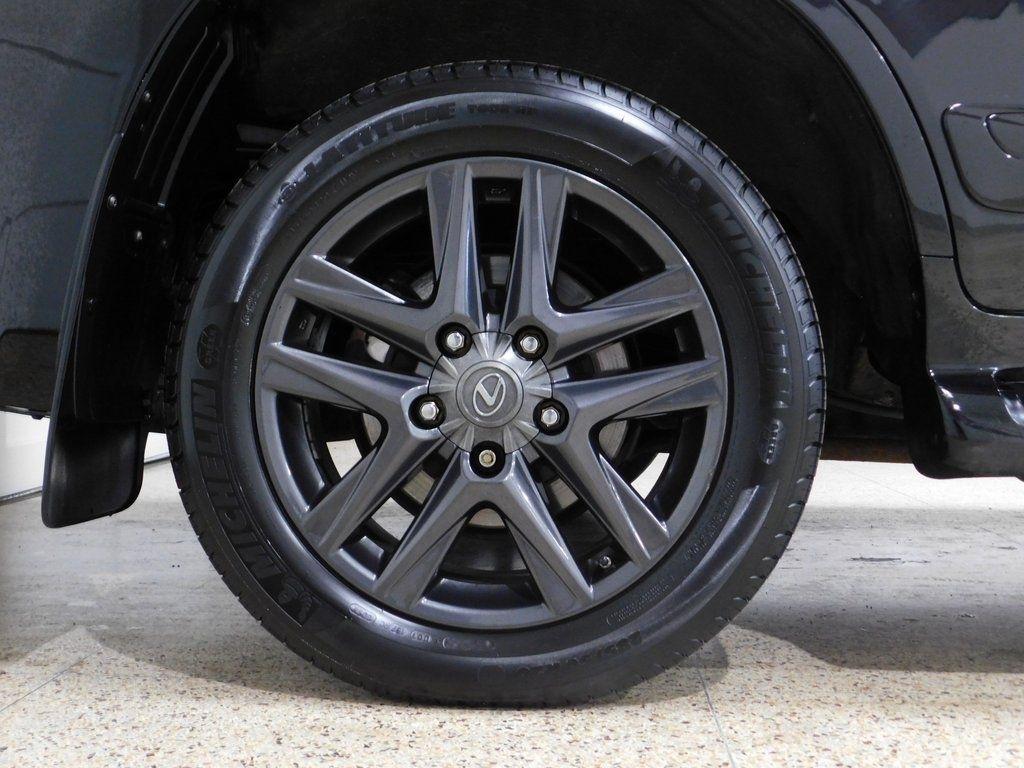 Lexus LX 570 Sport Utility 2013