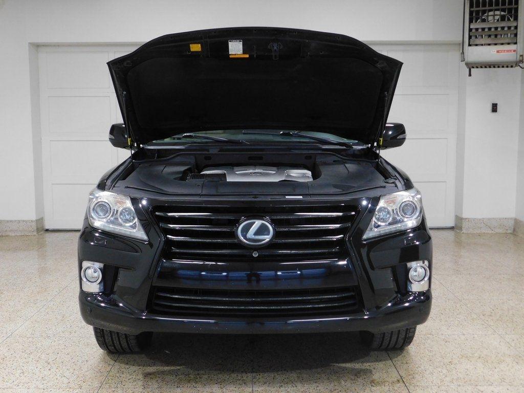 Lexus LX 570 Sport Utility 2013