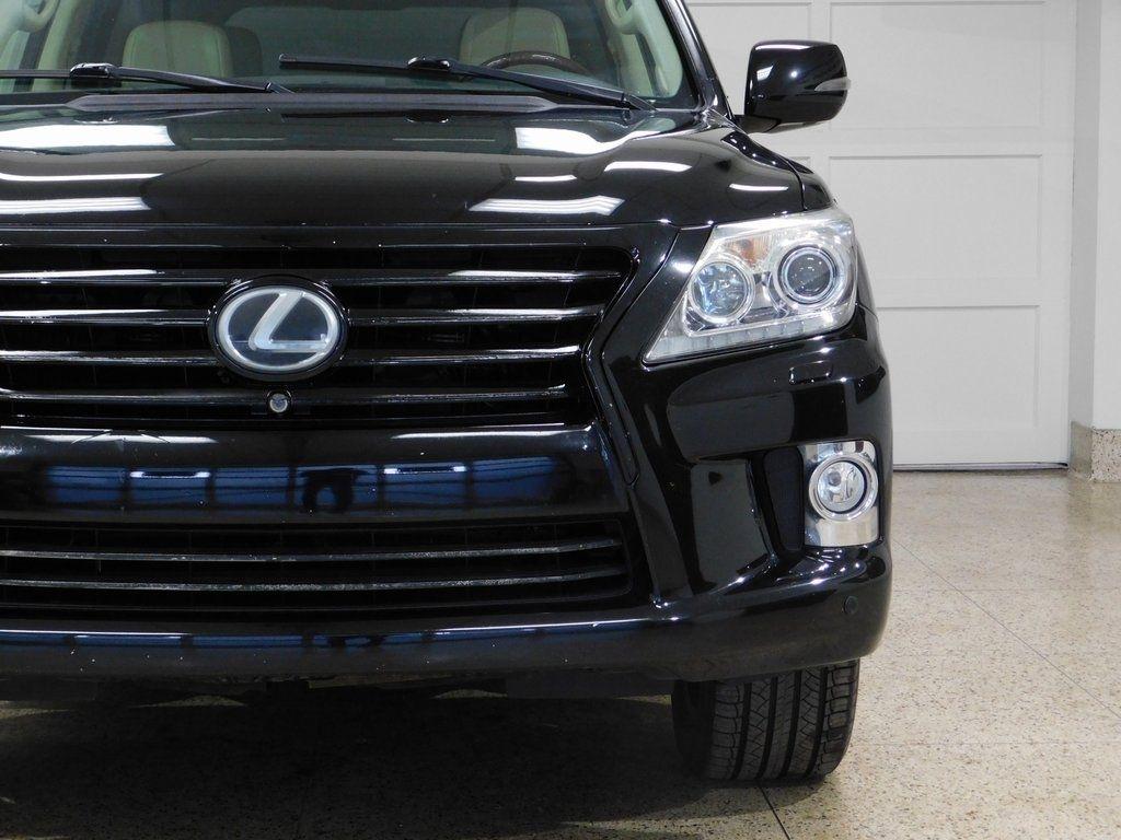 Lexus LX 570 Sport Utility 2013