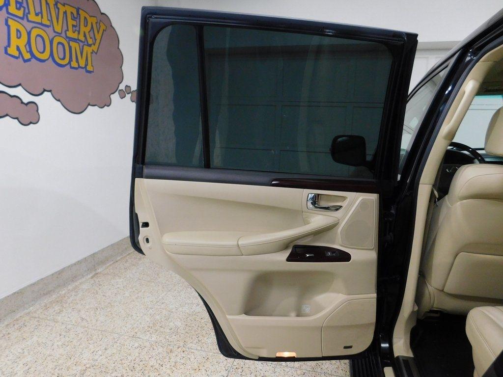 Lexus LX 570 Sport Utility 2013