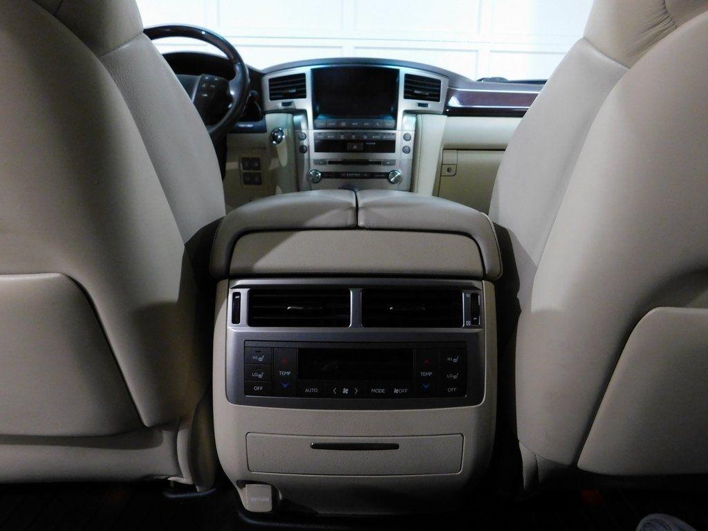 Lexus LX 570 Sport Utility 2013