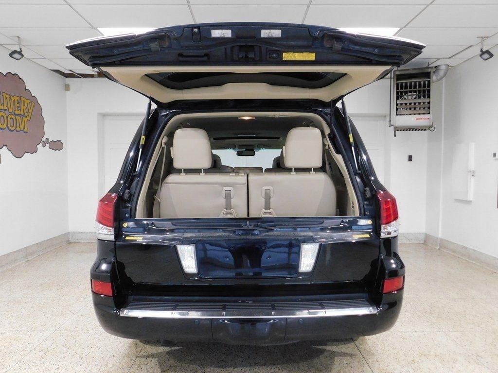 Lexus LX 570 Sport Utility 2013