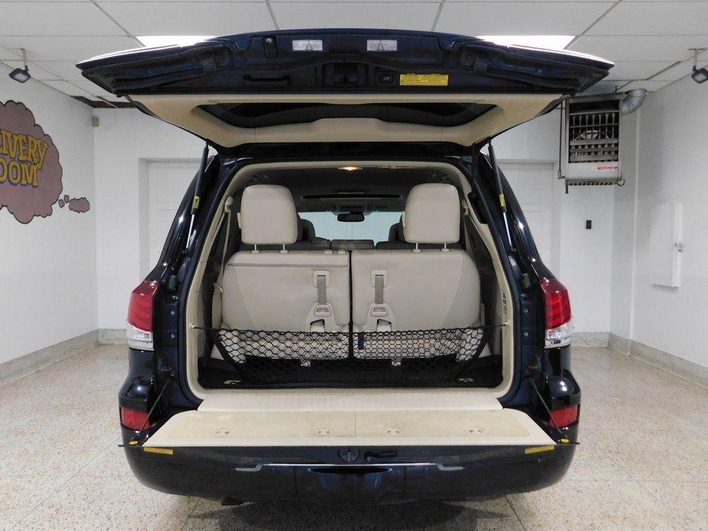 Lexus LX 570 Sport Utility 2013