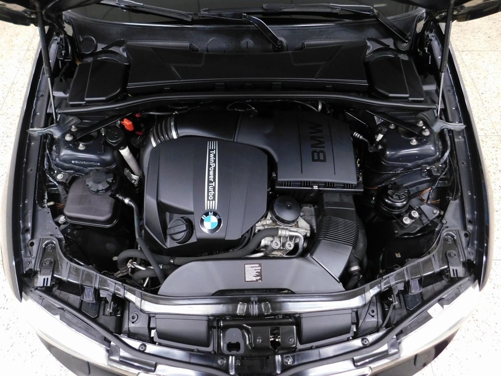 BMW 1-Series 135i Coupe 2012